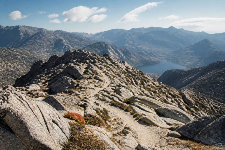GR20 : durée, étapes et difficulté réelle du trek corse